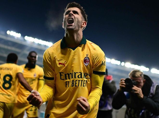 罗马诺：萨拉赫与斯洛特关系“接近破裂”，或今冬转战沙特（罗马诺称萨拉赫与斯洛特关系濒临破裂，冬窗或转投沙特）