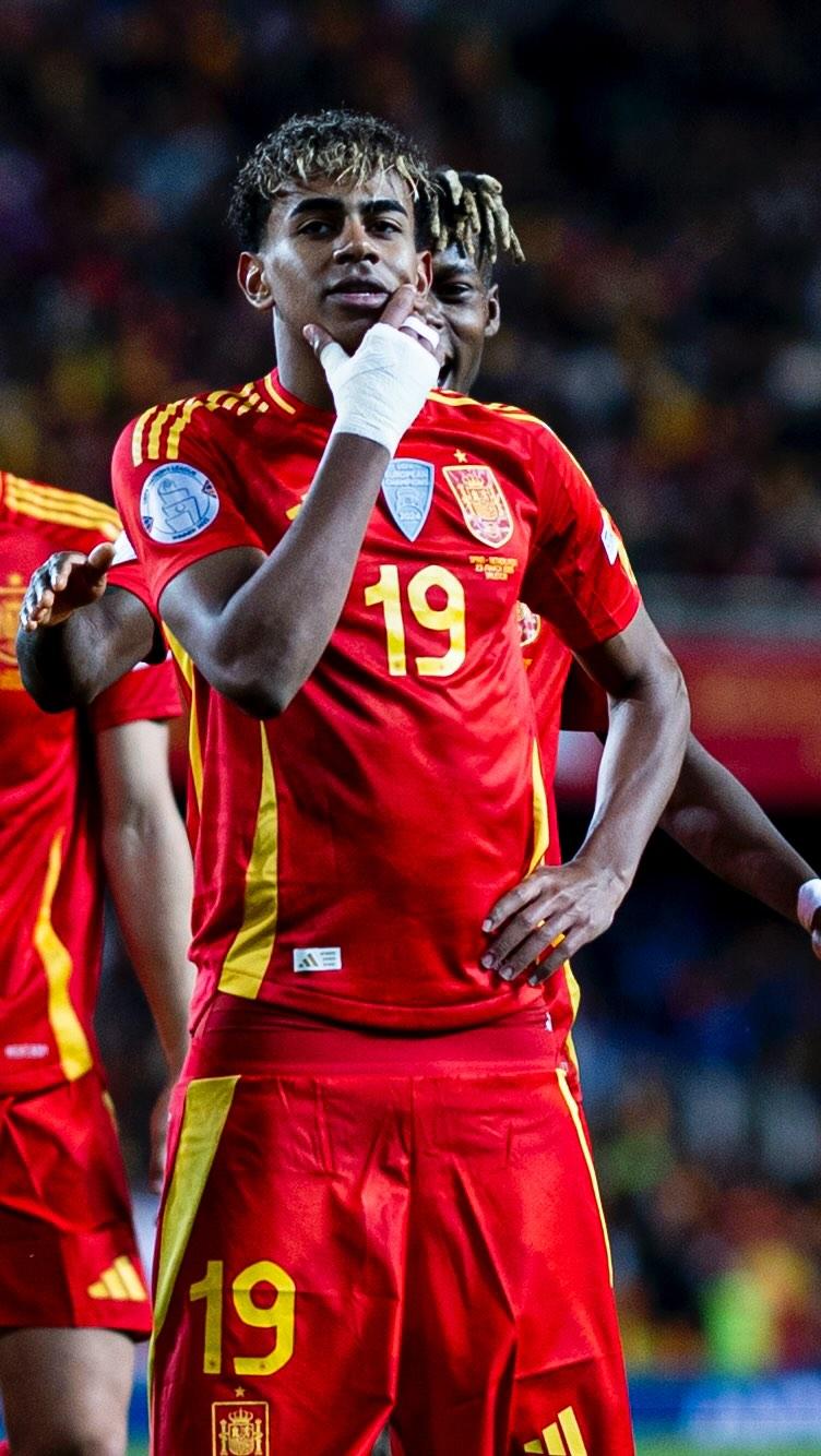 随着奥萨苏纳2-0,西甲最新积分榜出炉：多支老牌劲旅沉沦令人唏嘘（奥萨苏纳2-0取胜，西甲积分榜更新：多支传统强队低迷令人唏嘘）