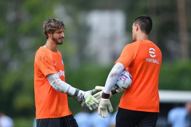 太阳报：涉嫌在酒吧用头撞伤他人，英格兰球星伊万·托尼被捕