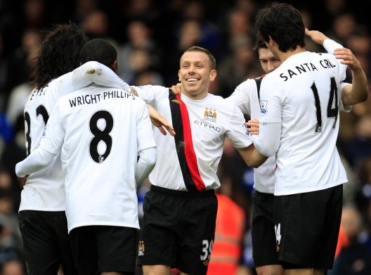 爱德华兹轰39分带队终结连败，统治末节独砍14分杀死比赛（爱德华兹砍下39分率队止连败，末节独取14分一锤定音）